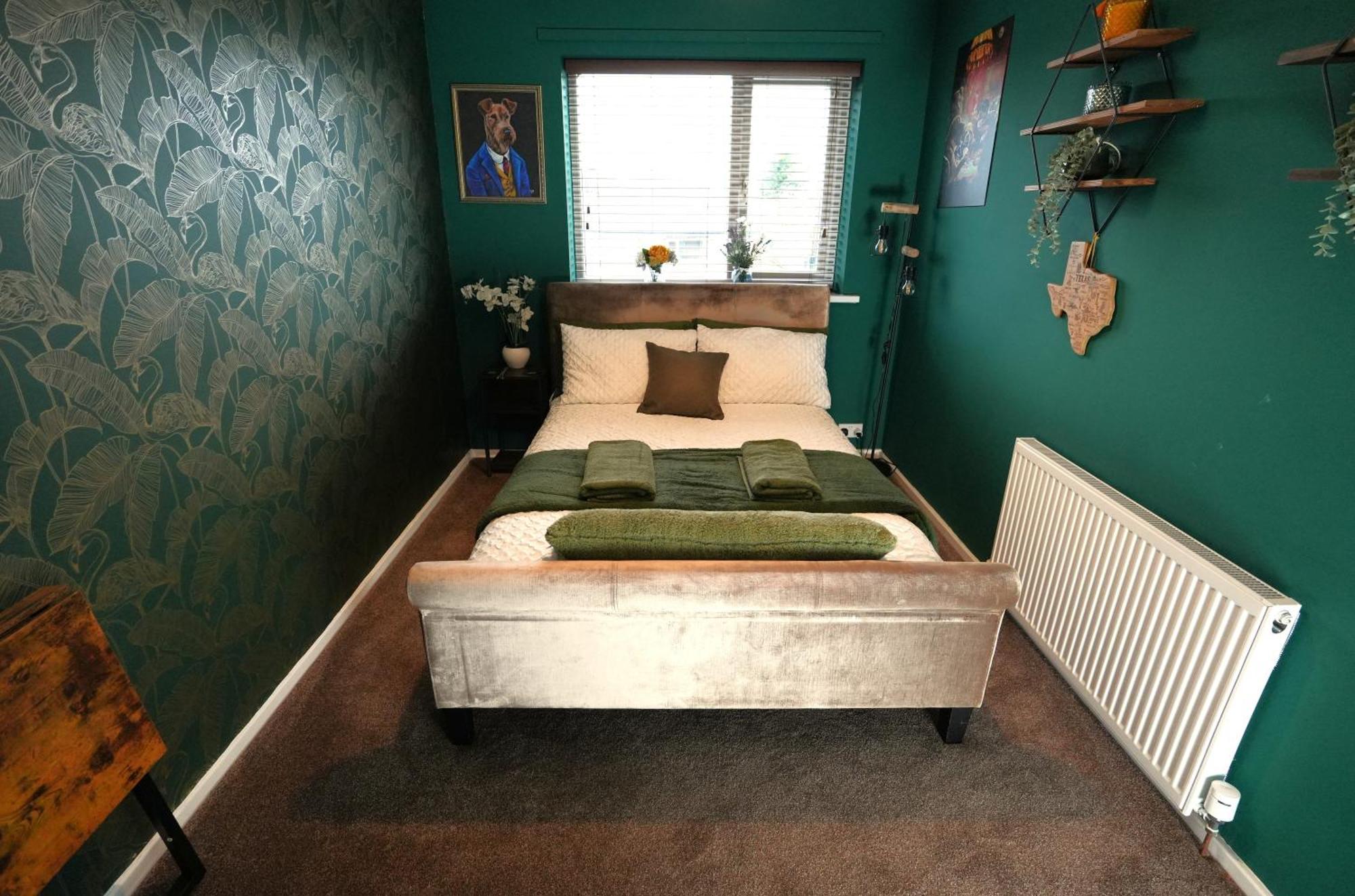 Detached Homestay - Super, King & Double Rooms - Leyland, Preston, Chorley, Lancashire Экстерьер фото