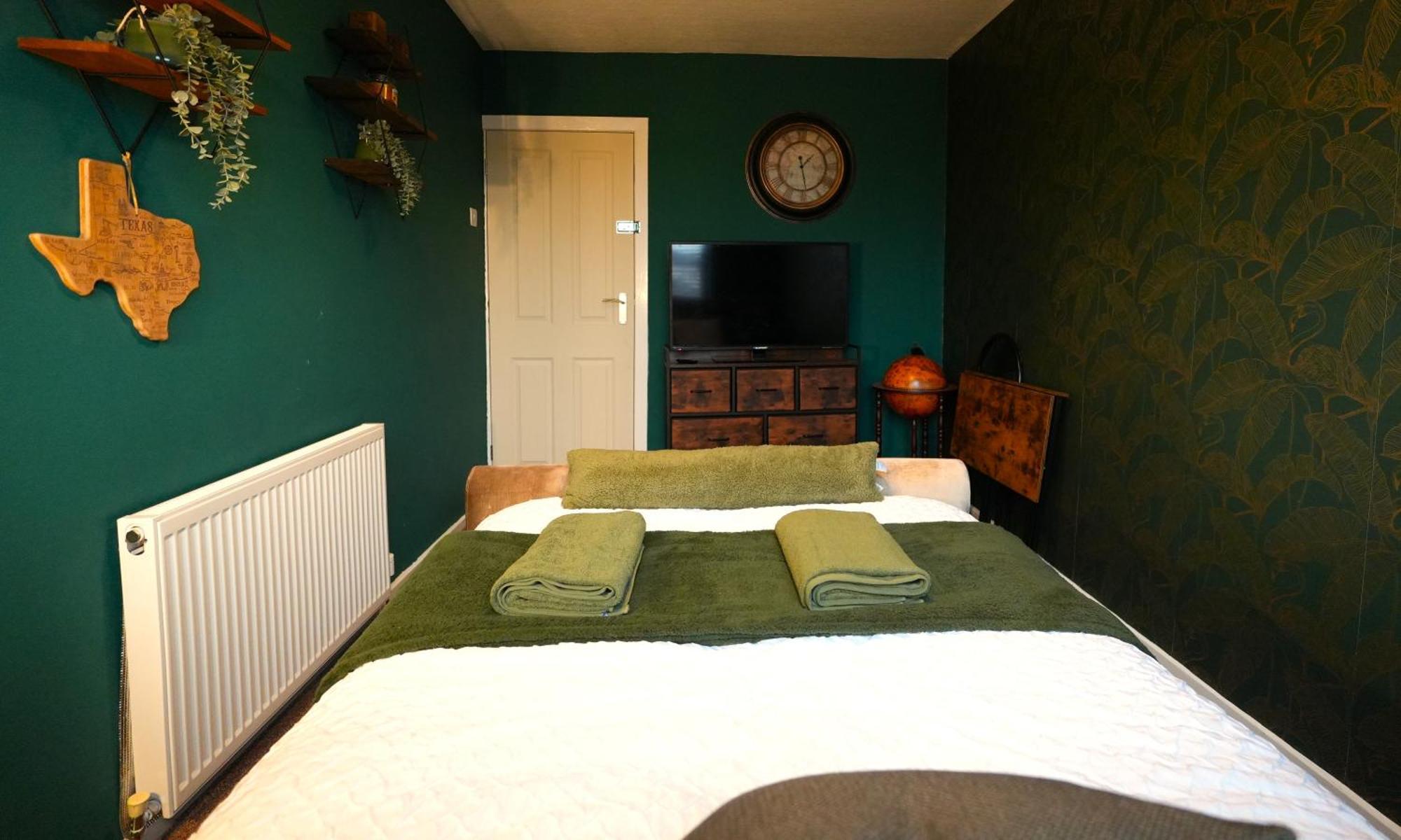 Detached Homestay - Super, King & Double Rooms - Leyland, Preston, Chorley, Lancashire Экстерьер фото