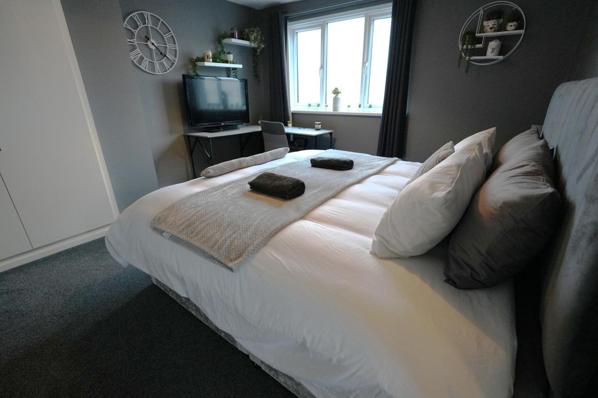 Detached Homestay - Super, King & Double Rooms - Leyland, Preston, Chorley, Lancashire Экстерьер фото