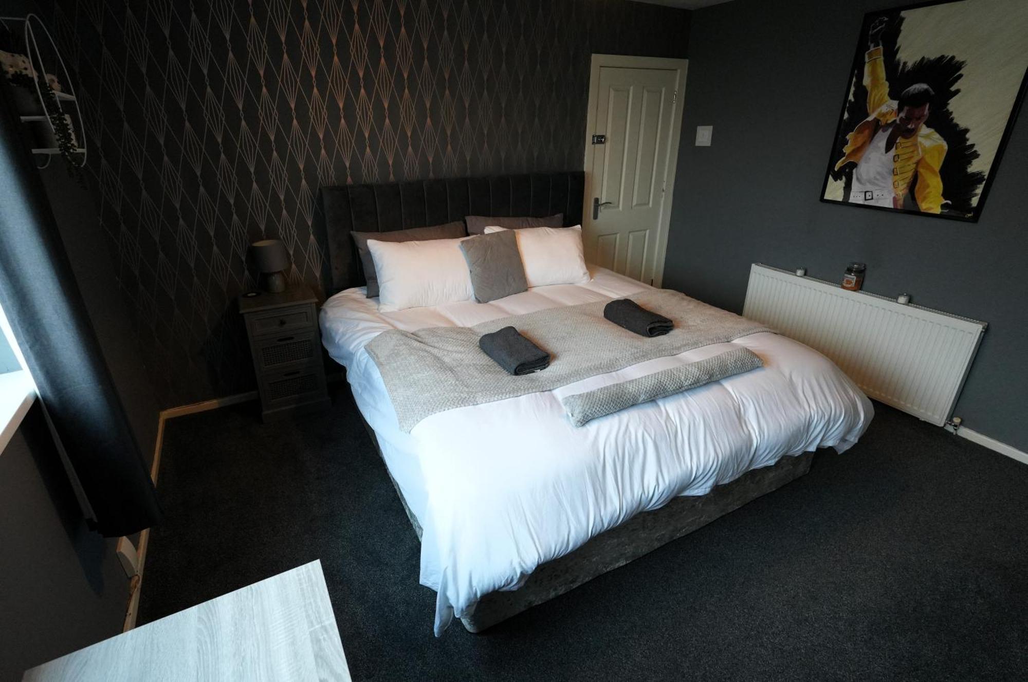 Detached Homestay - Super, King & Double Rooms - Leyland, Preston, Chorley, Lancashire Экстерьер фото