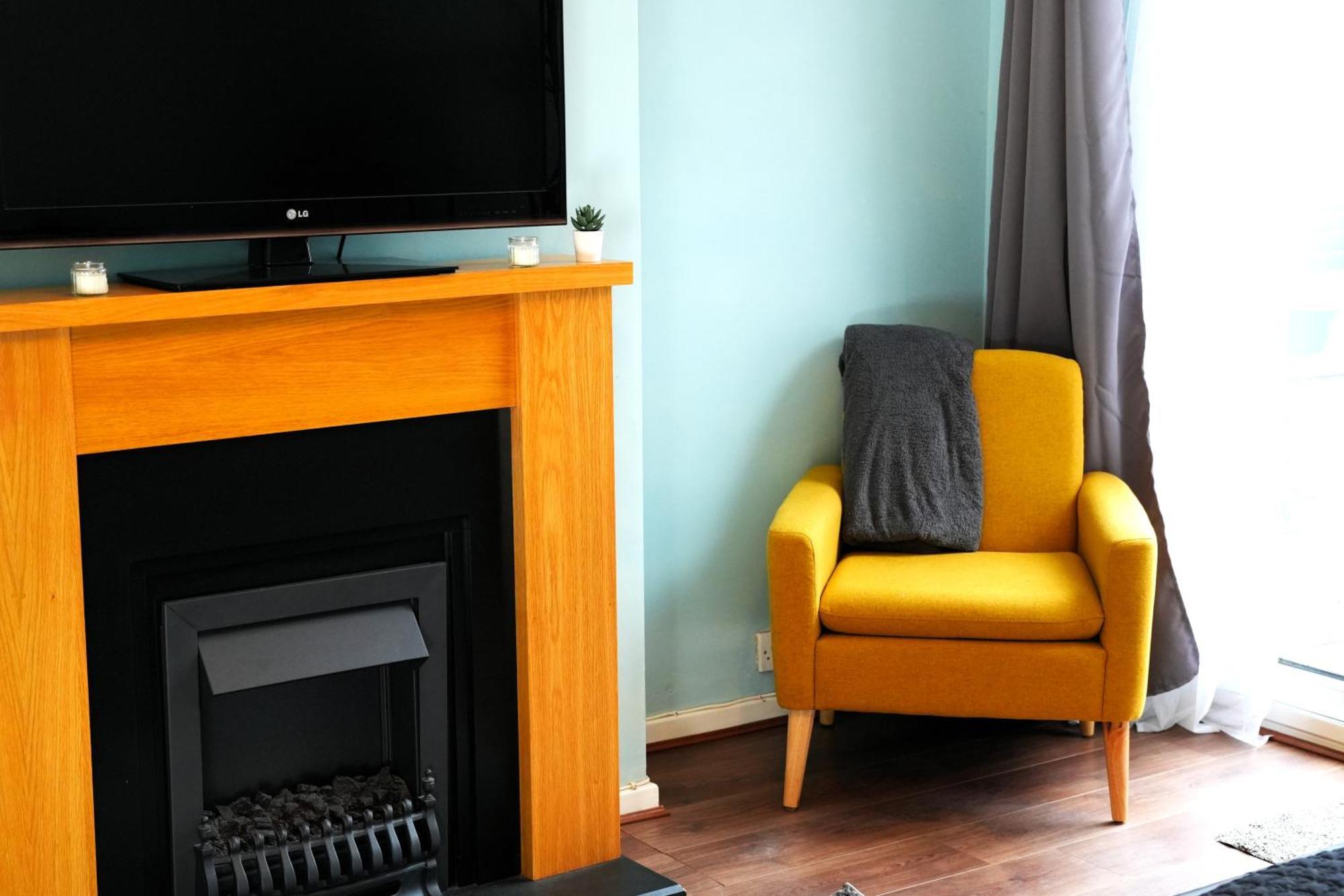 Detached Homestay - Super, King & Double Rooms - Leyland, Preston, Chorley, Lancashire Экстерьер фото